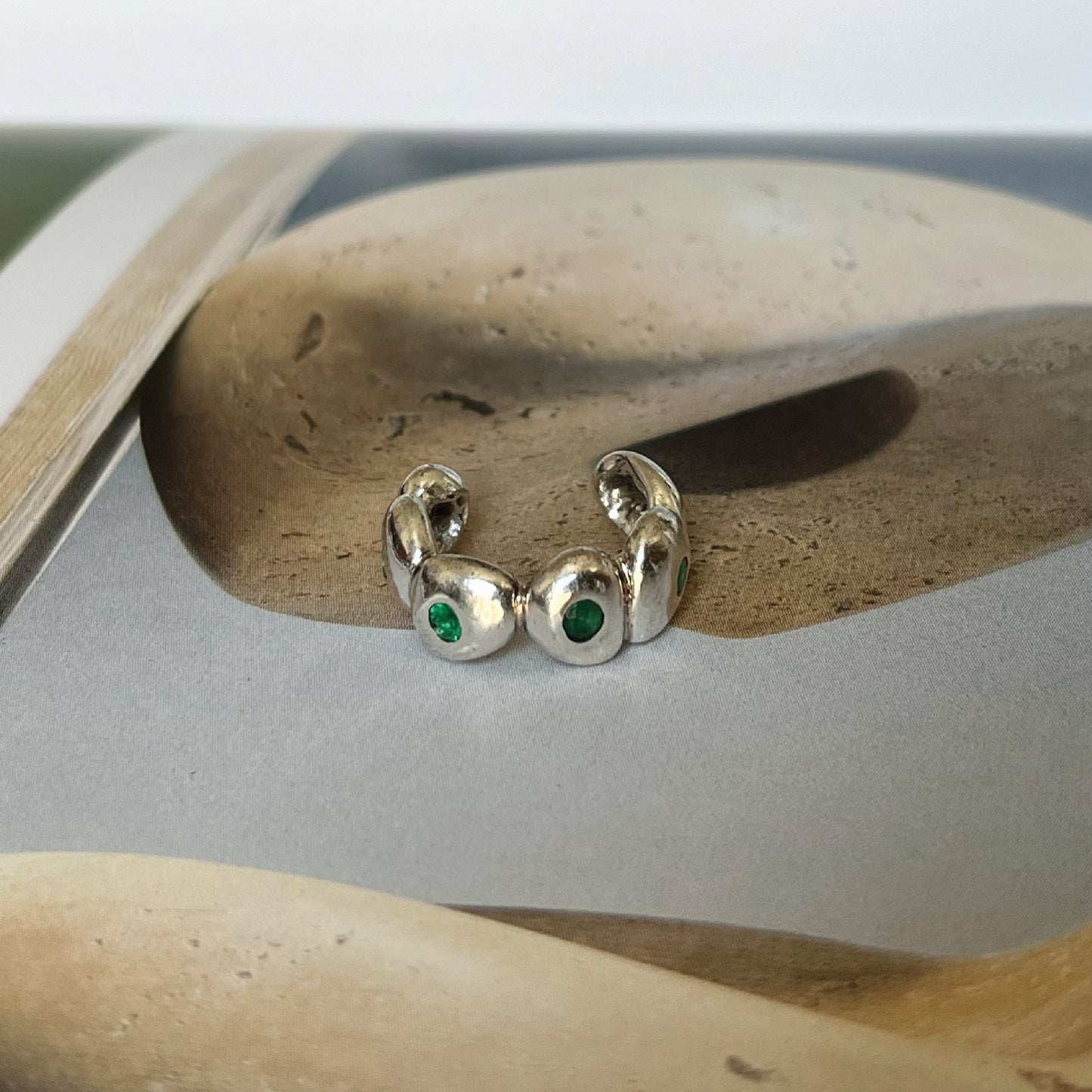 EARCUFF CLASTO ESMERALDAS