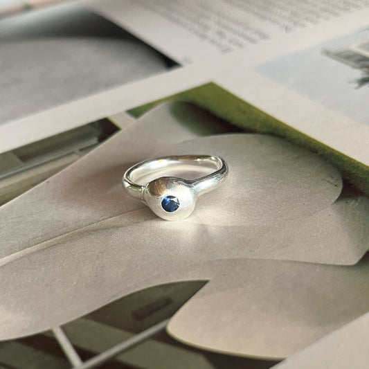 ANILLO NÚCLEO ZAFIRO